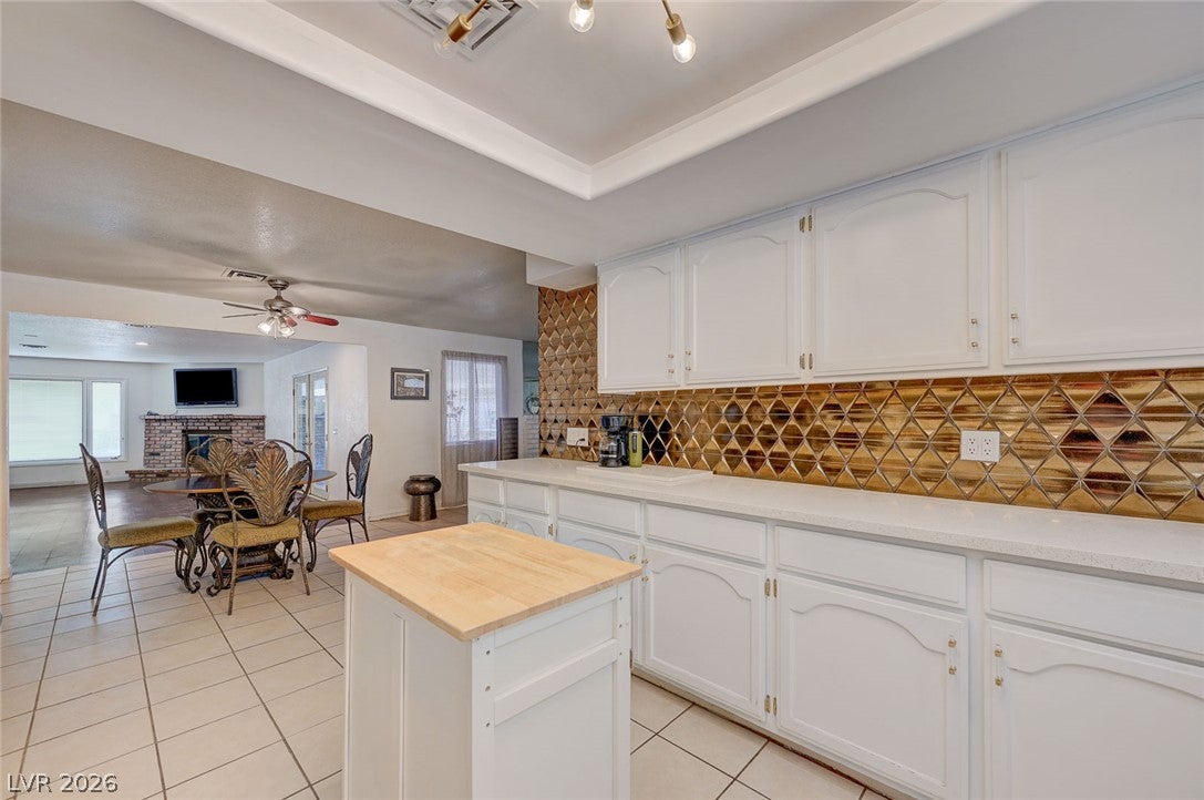 1906 Jasmine Circle