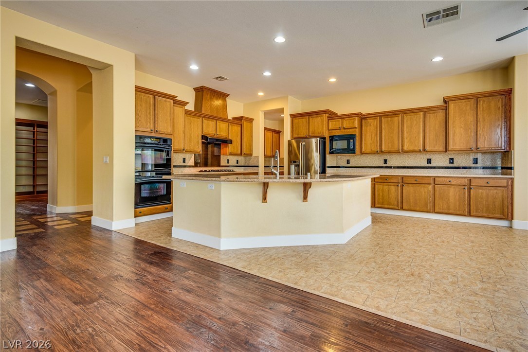 5112 Crown Cypress Street