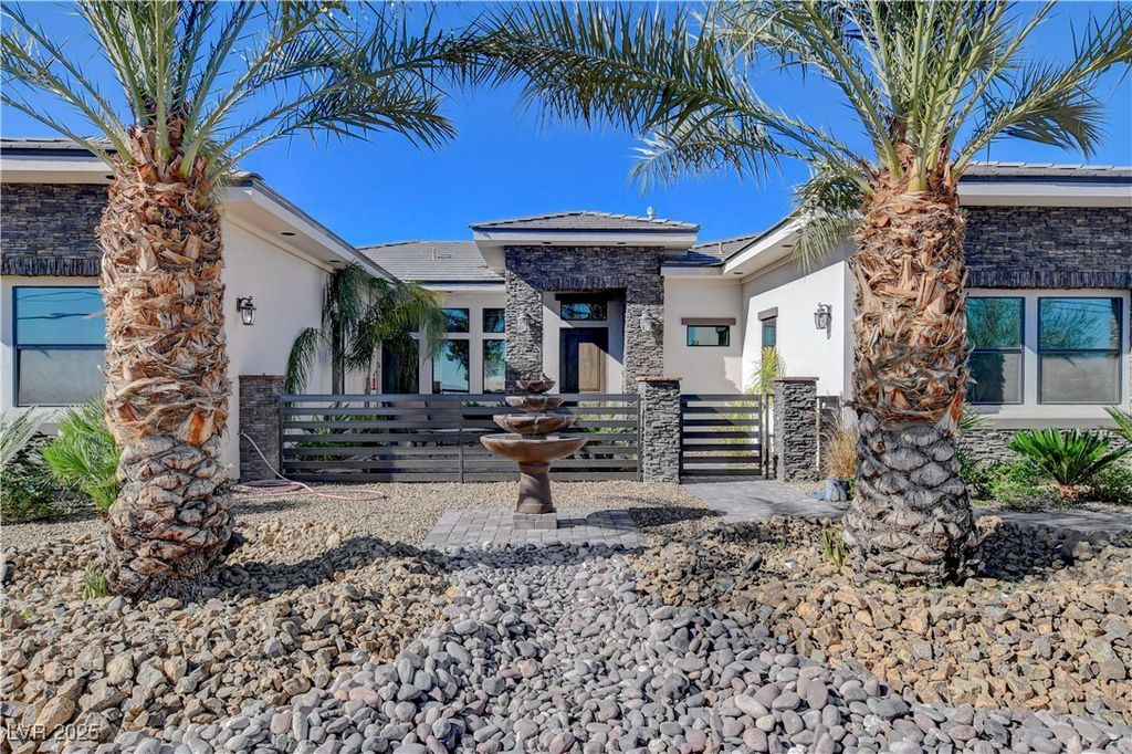 Photo of 5025 N Chieftain Street, Las Vegas, NV 89149 (MLS # 2742644)