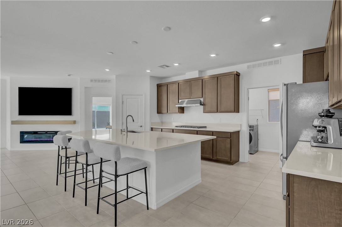 7769 Vibrant Peak Avenue