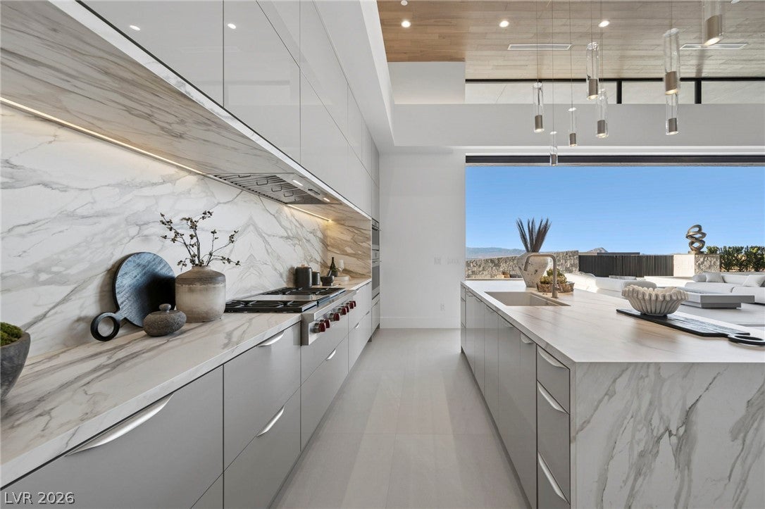 6 Cloudloft Court