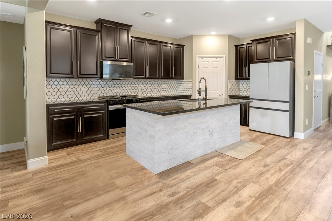 4145 Midnight Crest Avenue