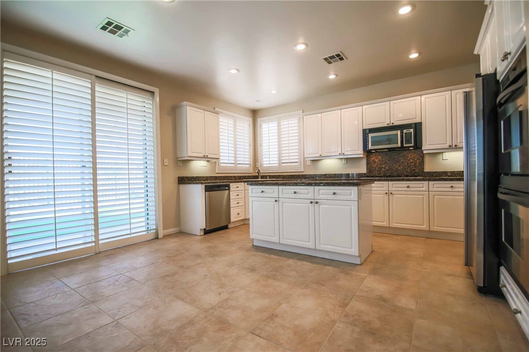 2894 CARMELO Drive