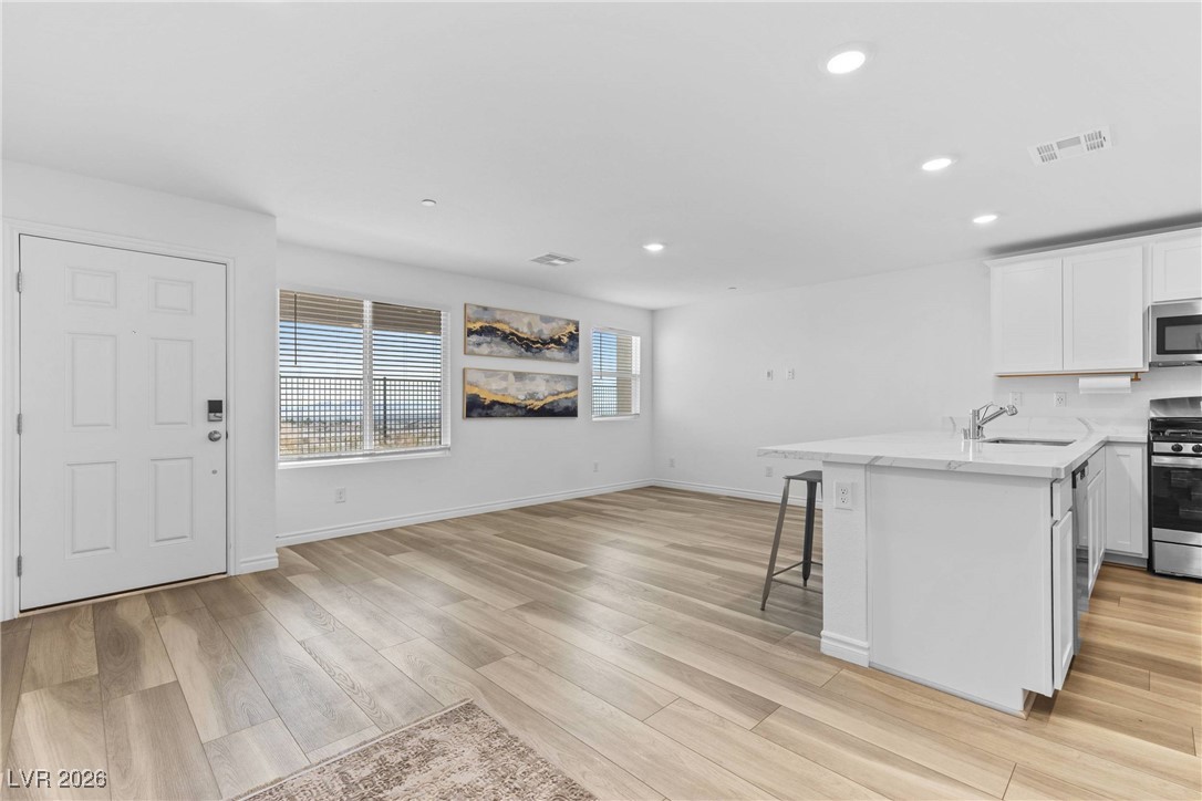 6144 Rathbone Street