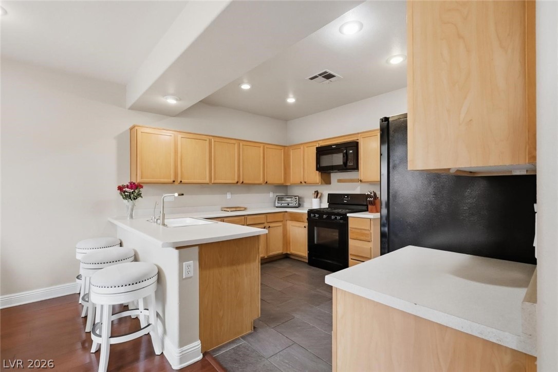 4420 Acropolis Avenue