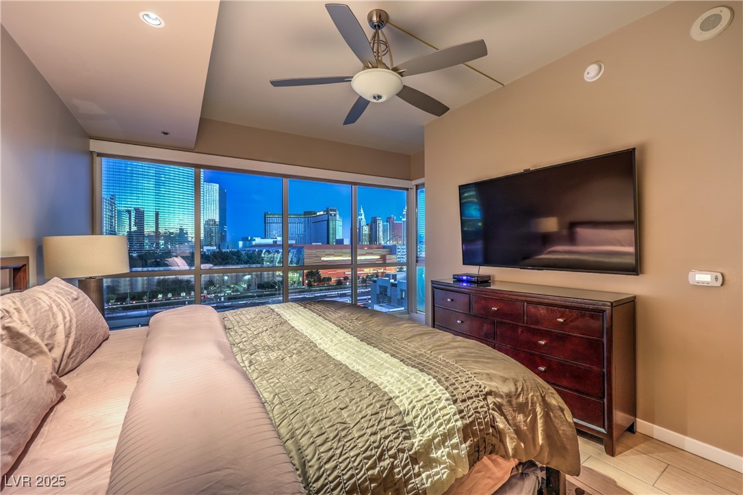4575 Dean Martin Drive 907