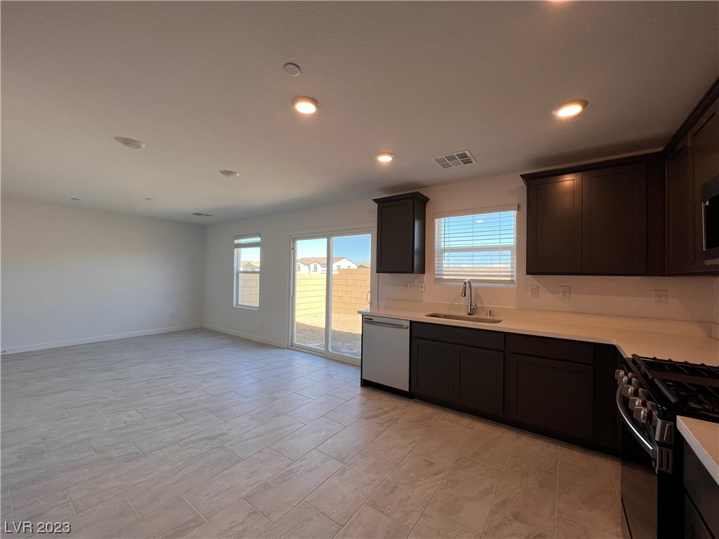 Photo 4 of 17 of 313 Bay Village Place townhome
