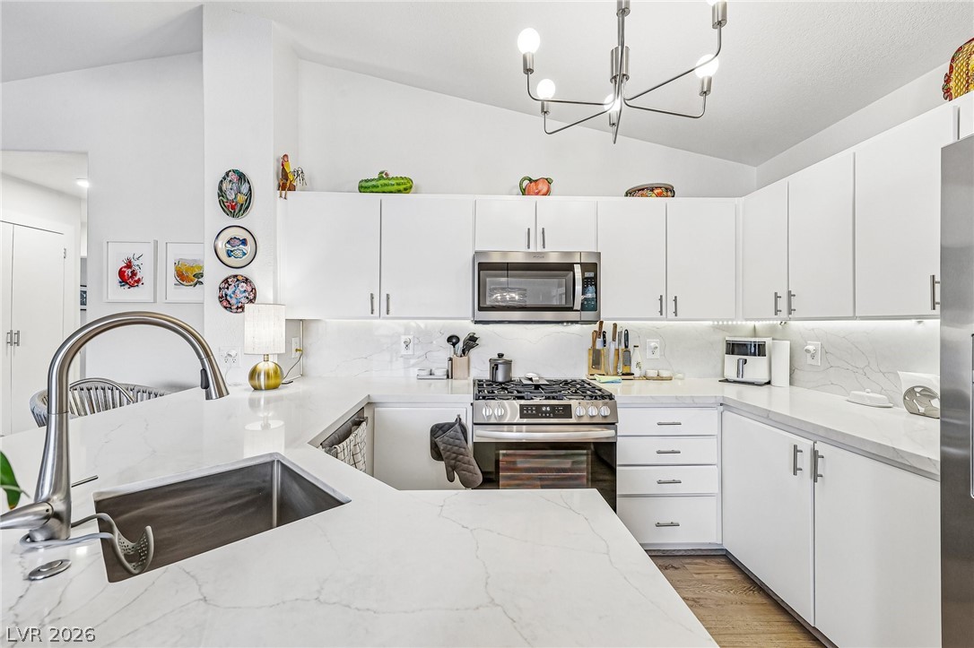 556 Yacht Harbor Drive 203