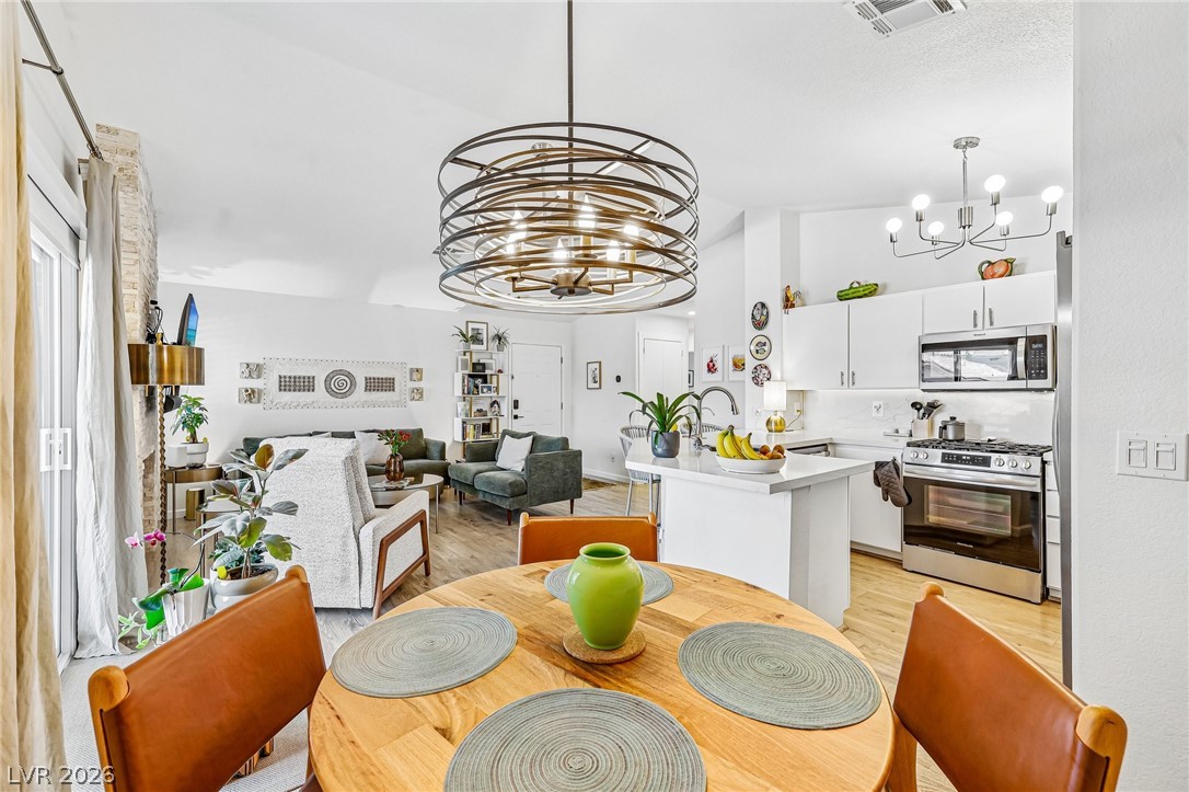 556 Yacht Harbor Drive 203
