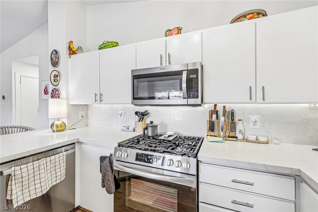 556 Yacht Harbor Drive 203