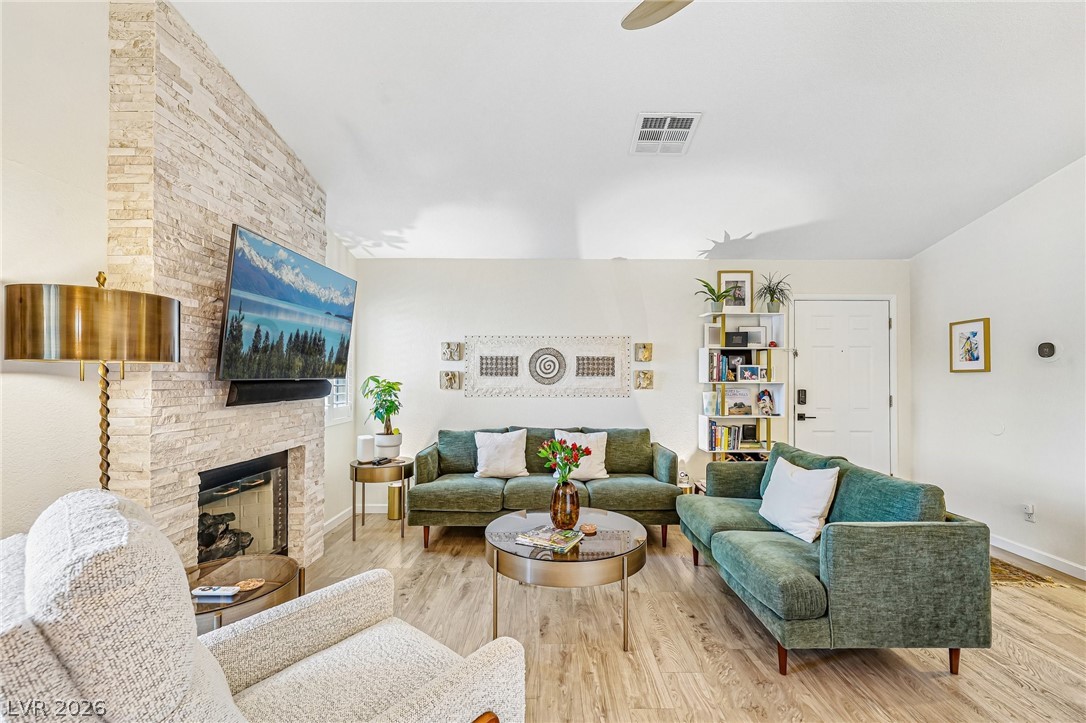 556 Yacht Harbor Drive 203