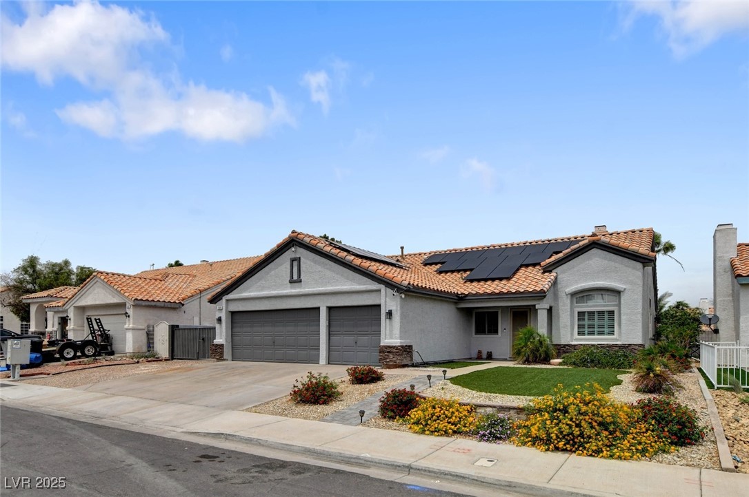 209 Tamarack Drive, Henderson, Nevada image 3