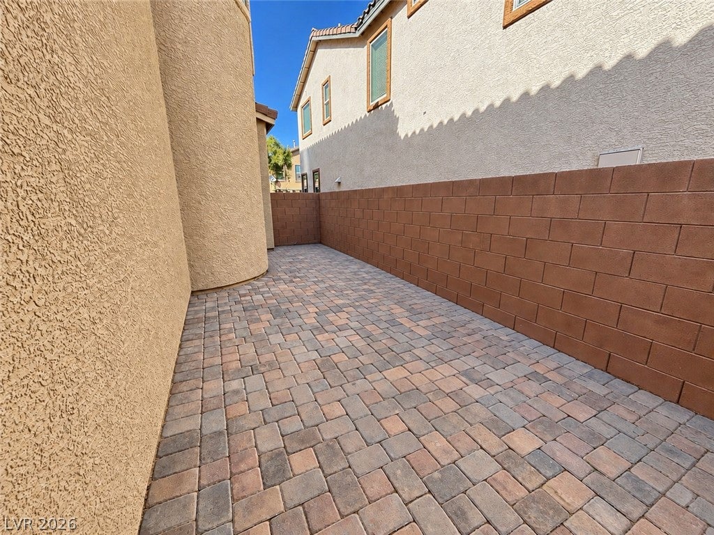 7546 Dobroyd Drive