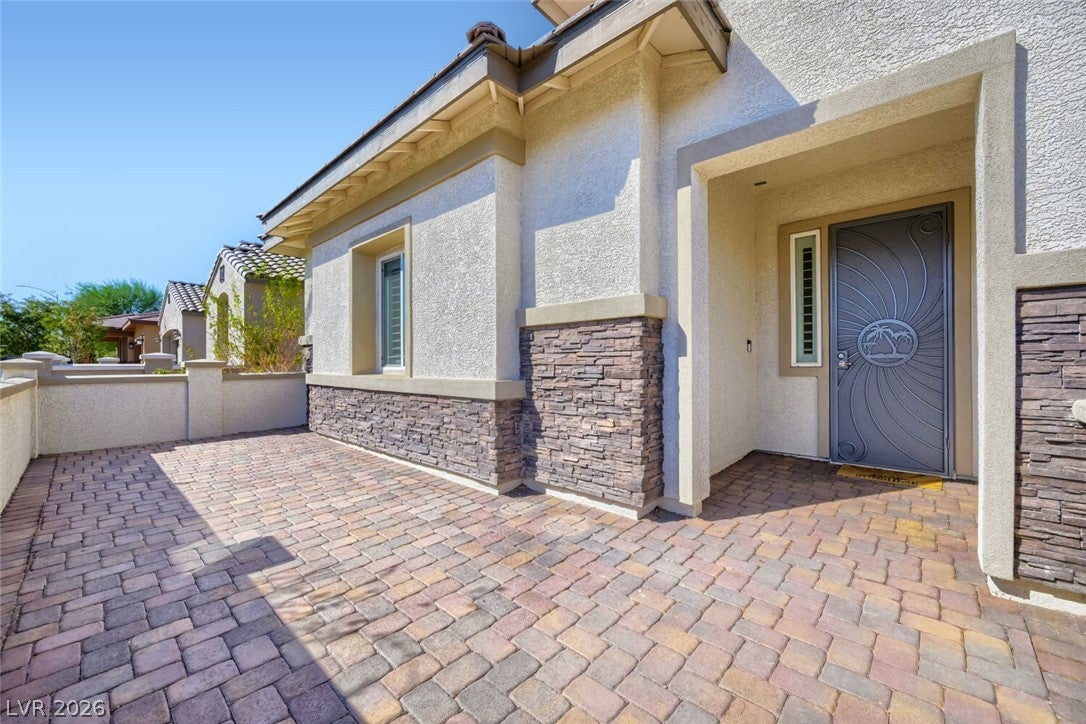 617 Comodo Street