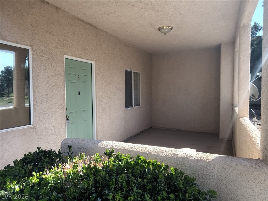 1181 E Bourbon Street 3