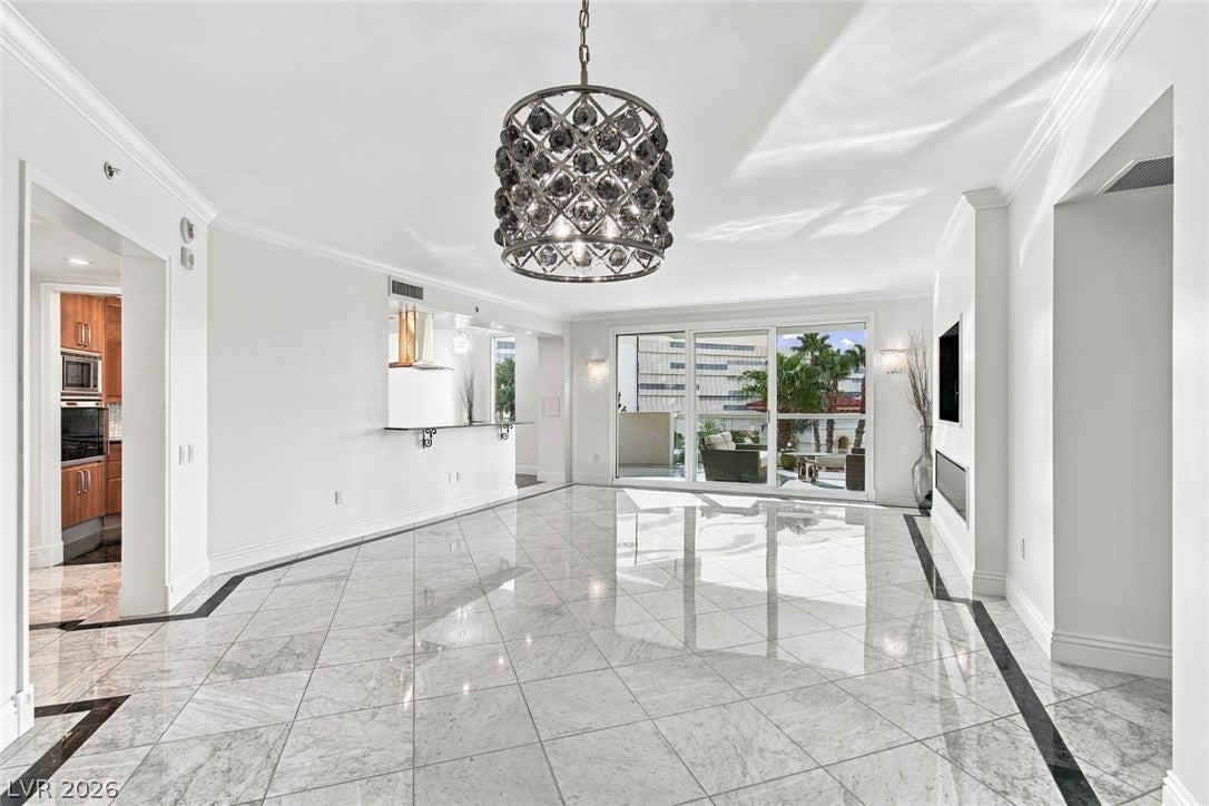 2857 Paradise Road 404