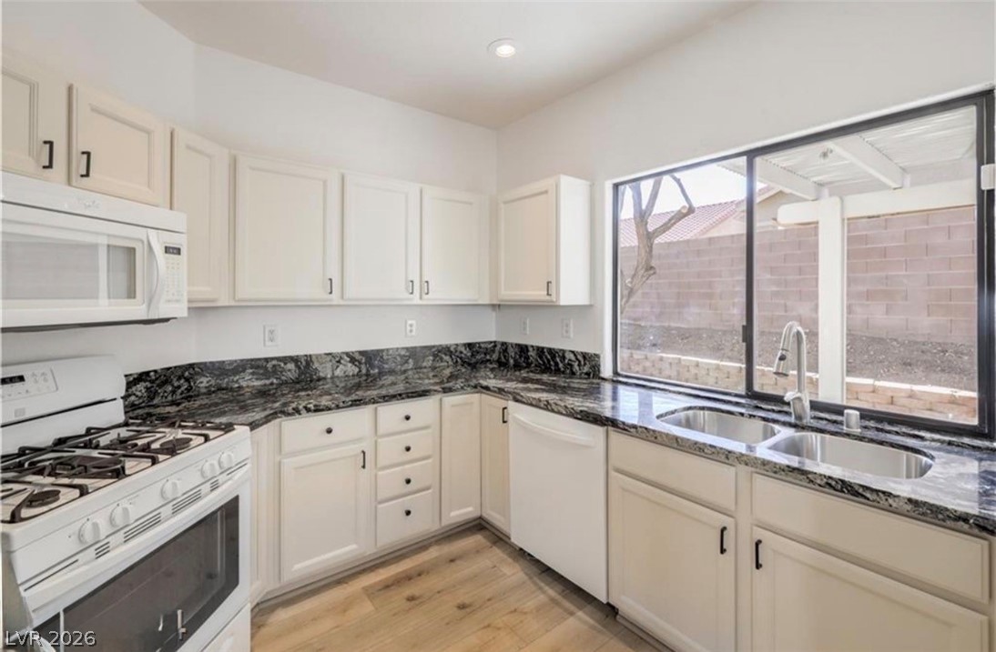 7171 Russell Ranch Avenue