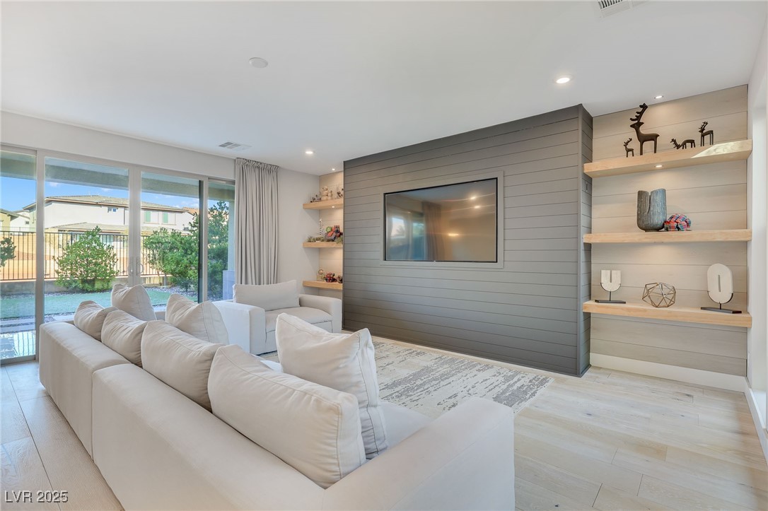 10280 Midnight Meteor Avenue