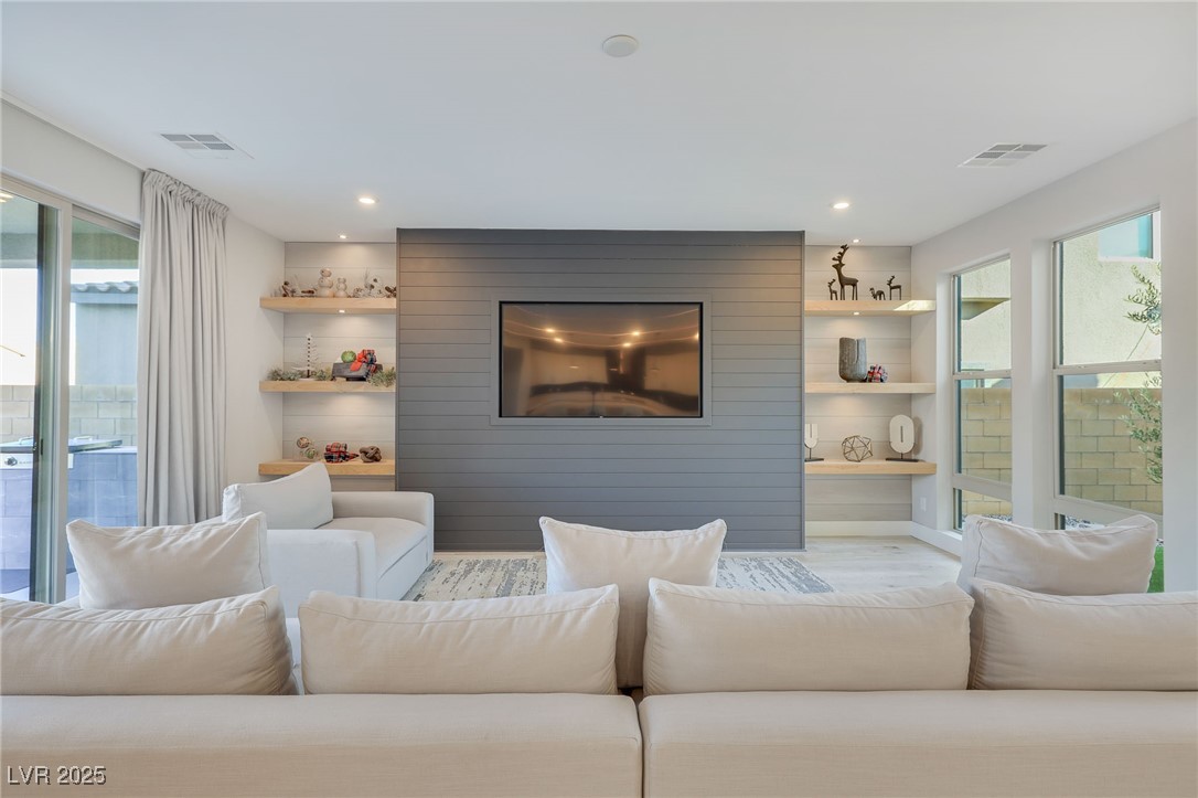 10280 Midnight Meteor Avenue