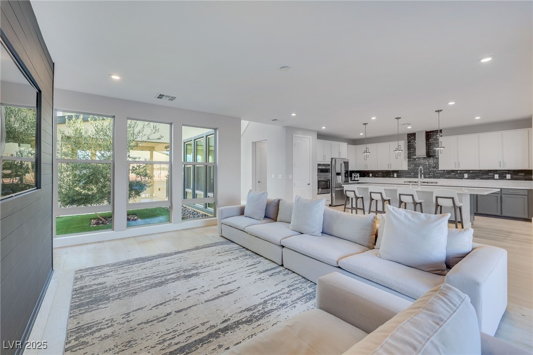 10280 Midnight Meteor Avenue