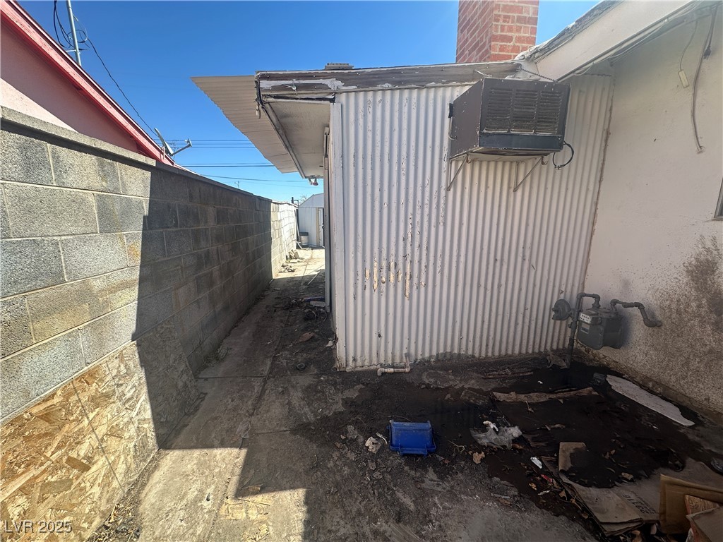 Las Vegas, Nevada 89107, United States, 4 Bedrooms Bedrooms, ,2 BathroomsBathrooms,Residential,Pending,94437