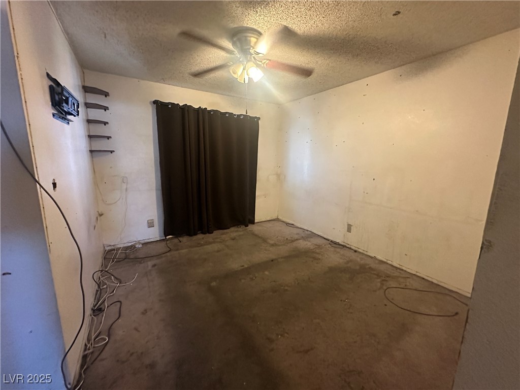 Las Vegas, Nevada 89107, United States, 4 Bedrooms Bedrooms, ,2 BathroomsBathrooms,Residential,Pending,94437