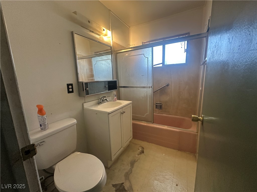 Las Vegas, Nevada 89107, United States, 4 Bedrooms Bedrooms, ,2 BathroomsBathrooms,Residential,Pending,94437