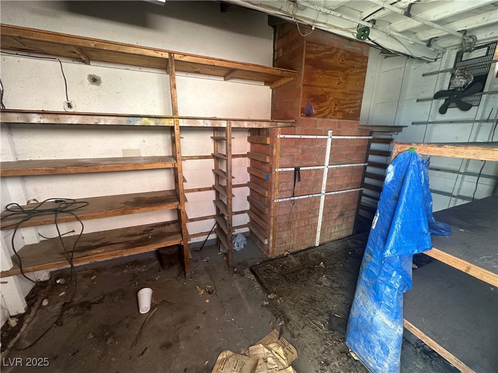 Las Vegas, Nevada 89107, United States, 4 Bedrooms Bedrooms, ,2 BathroomsBathrooms,Residential,Pending,94437