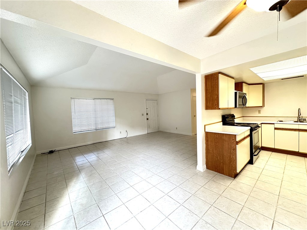 Henderson, Nevada 89014, United States, 3 Bedrooms Bedrooms, ,2 BathroomsBathrooms,Residential,Active,220334