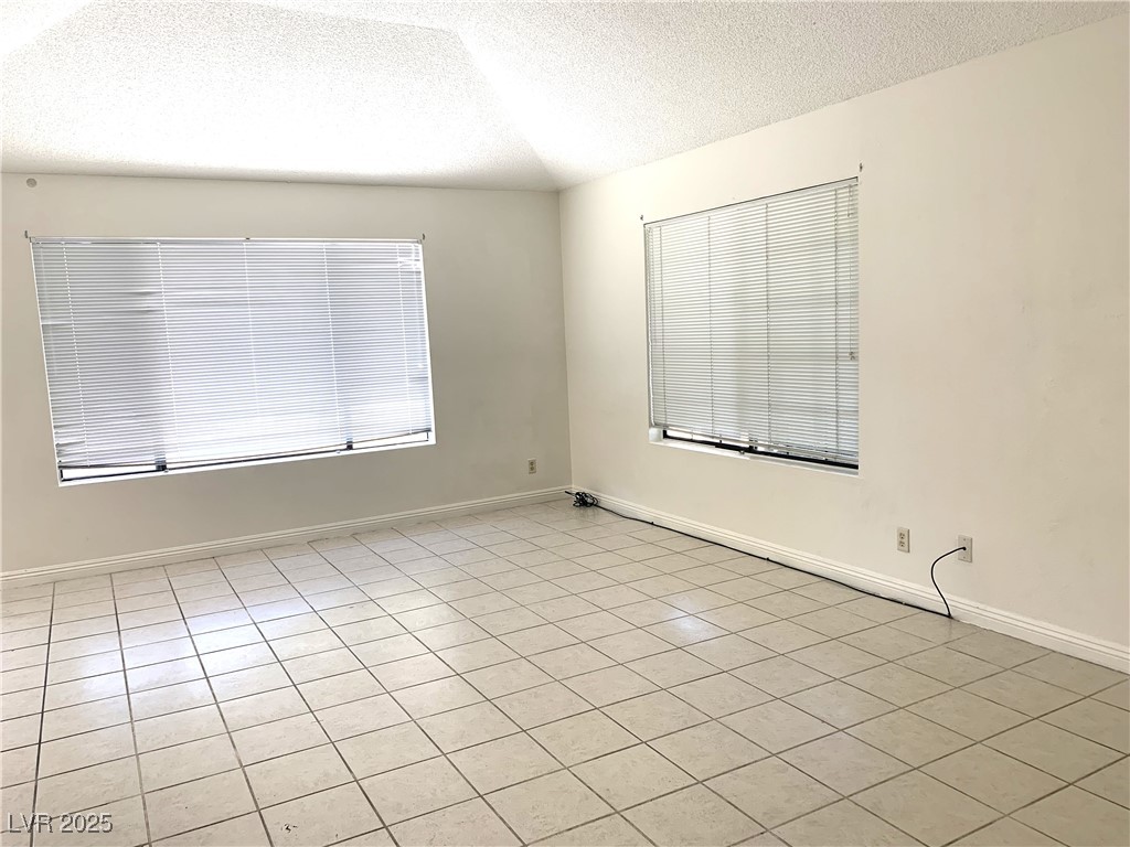 Henderson, Nevada 89014, United States, 3 Bedrooms Bedrooms, ,2 BathroomsBathrooms,Residential,Active,220334