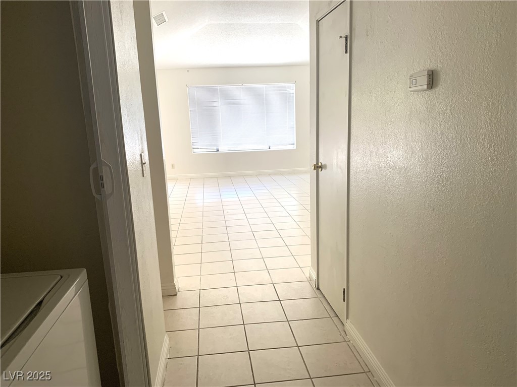 Henderson, Nevada 89014, United States, 3 Bedrooms Bedrooms, ,2 BathroomsBathrooms,Residential,Active,220334