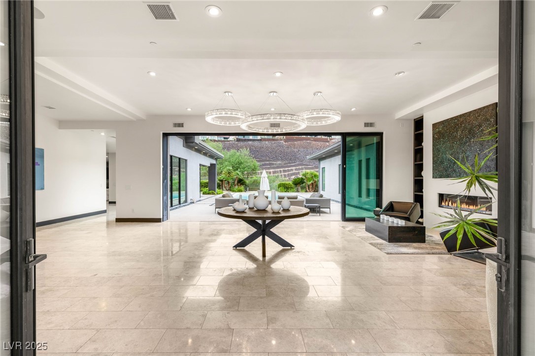 584 SAINT CROIX Street