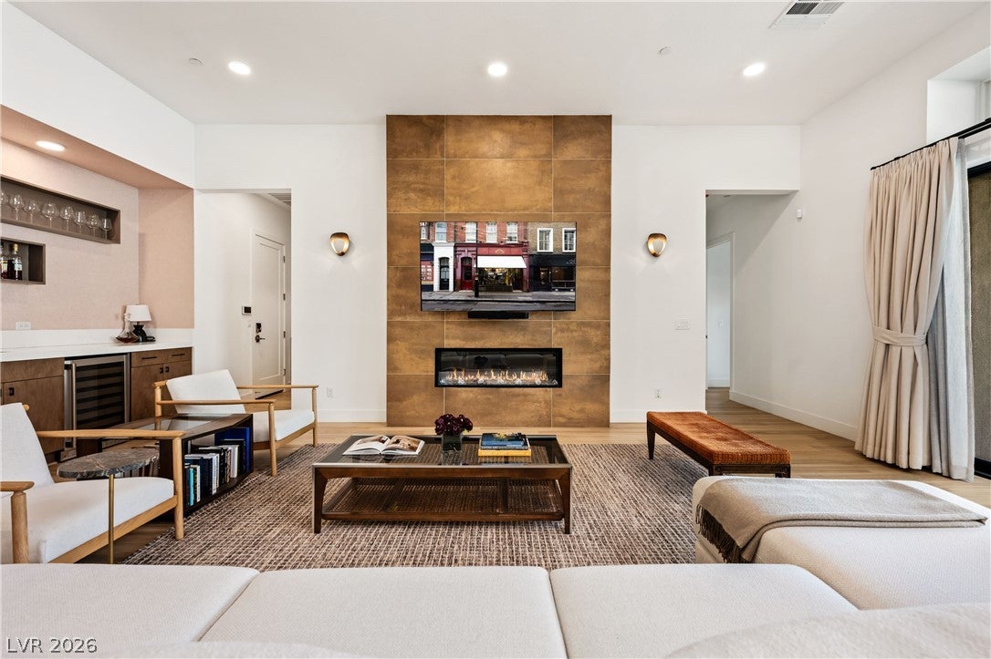 413 Vista Sunset Avenue