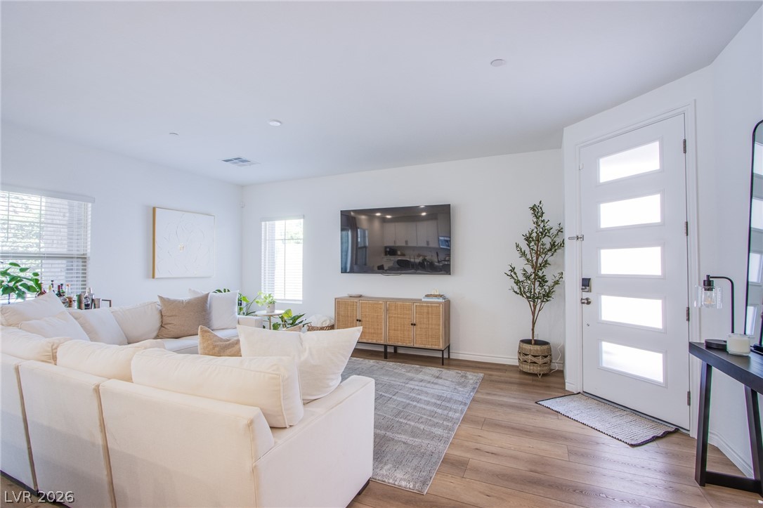 Properties 2 600 N Carriage Hill Drive 1152