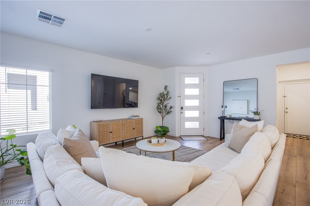 Properties 3 600 N Carriage Hill Drive 1152