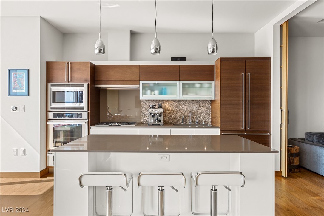 Las Vegas, Nevada 89158, United States, 1 Bedroom Bedrooms, ,2 BathroomsBathrooms,Residential,Active,41456