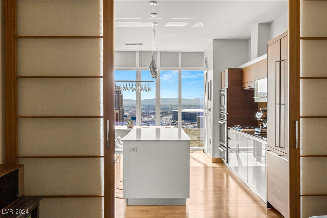 Las Vegas, Nevada 89158, United States, 1 Bedroom Bedrooms, ,2 BathroomsBathrooms,Residential,Active,41456