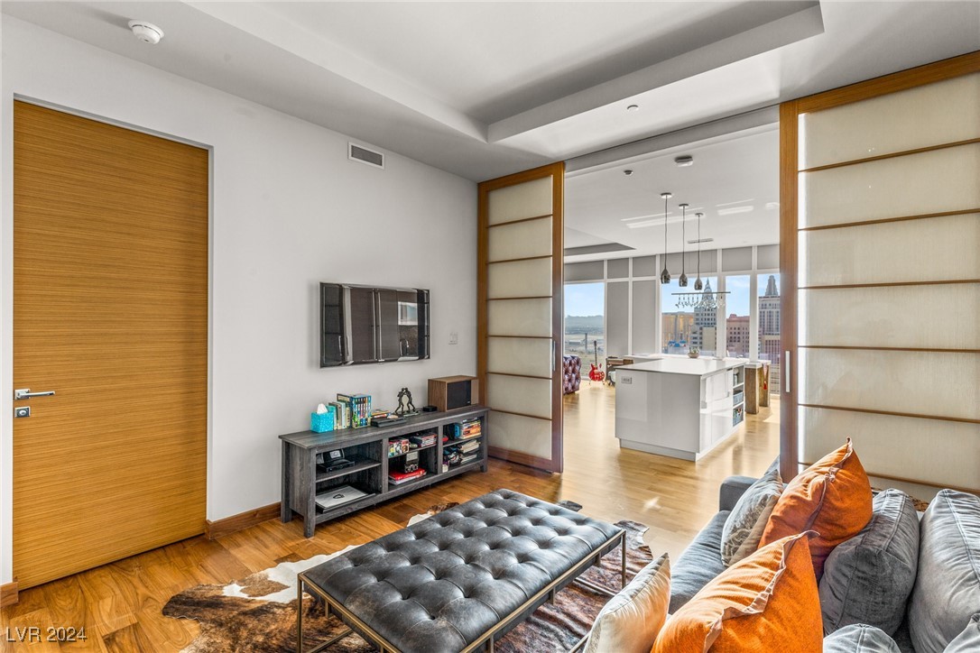 Las Vegas, Nevada 89158, United States, 1 Bedroom Bedrooms, ,2 BathroomsBathrooms,Residential,Active,41456