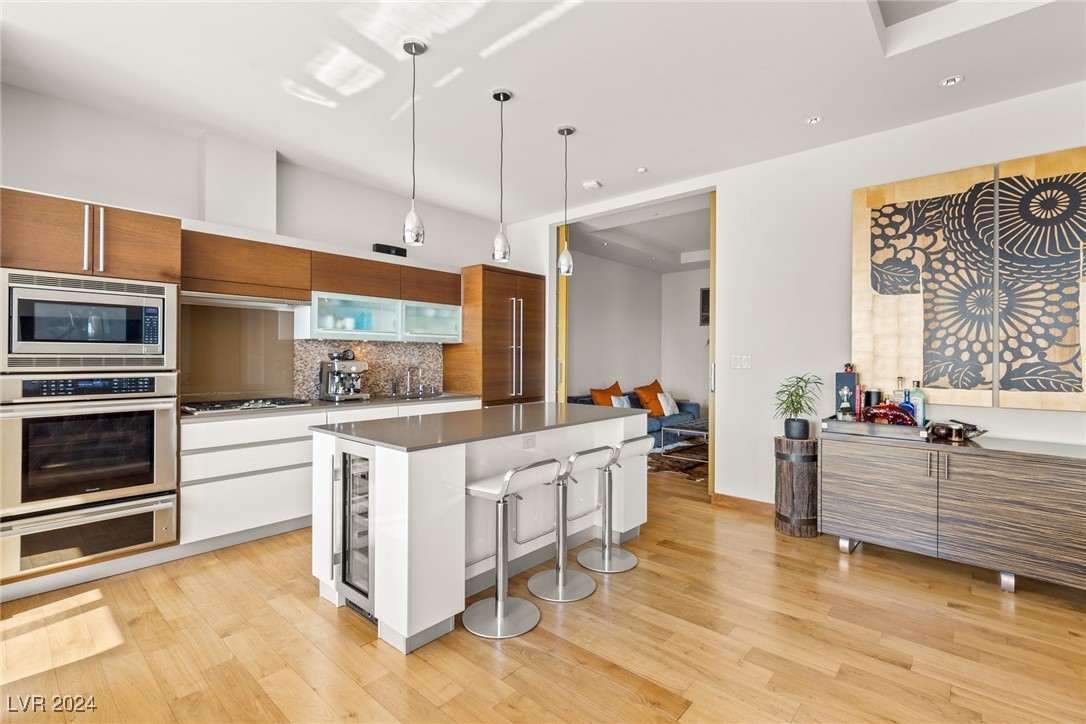 Las Vegas, Nevada 89158, United States, 1 Bedroom Bedrooms, ,2 BathroomsBathrooms,Residential,Active,41456