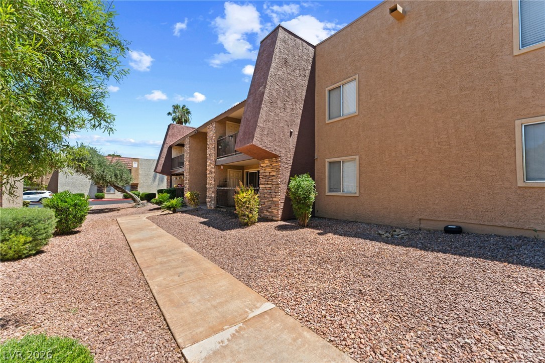 4941 River Glen Drive 10