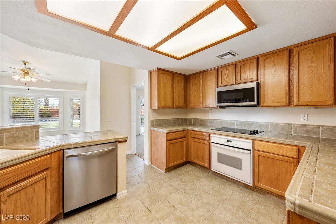 6860 Stubblefield Drive, Pahrump, Nevada image 11