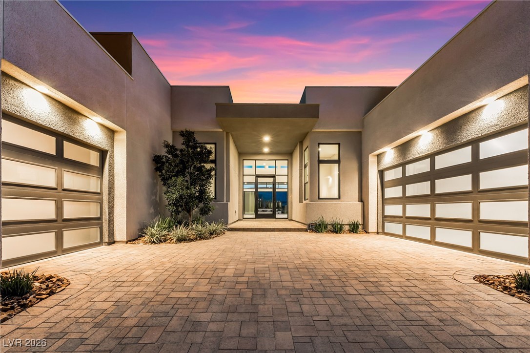 10995 Desert Heights Avenue