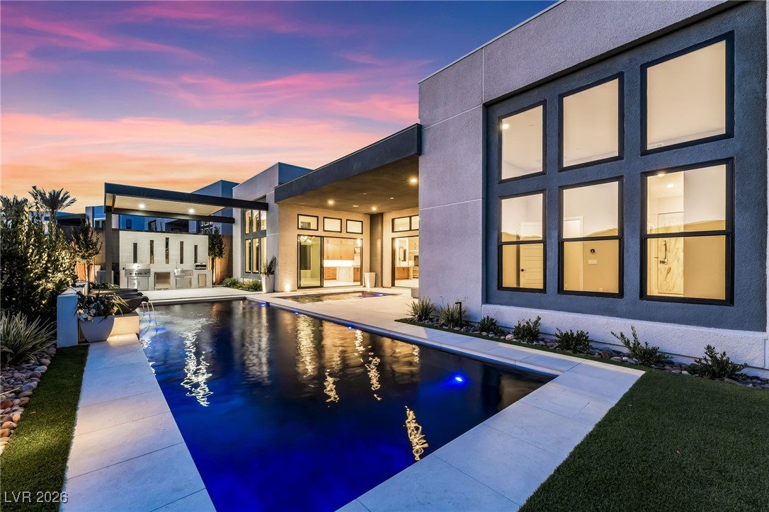 10995 Desert Heights Avenue