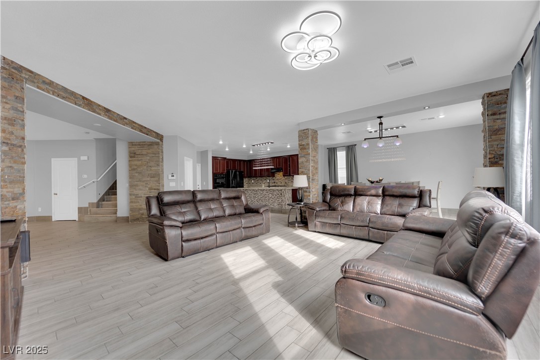 313 Raptors View Avenue