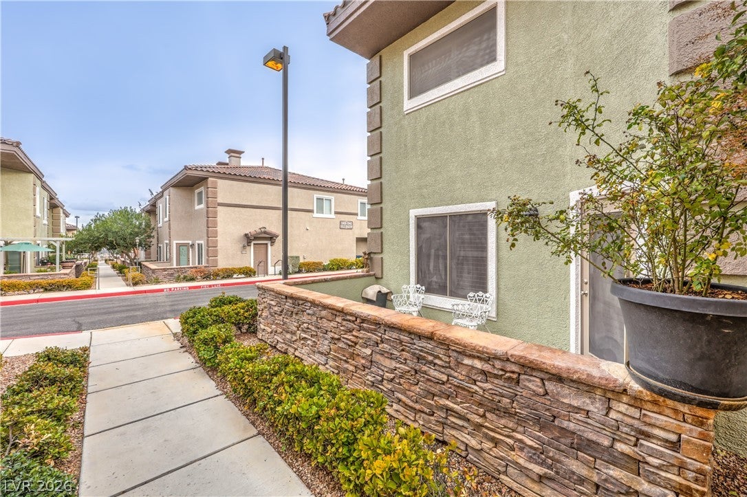 10450 Gold Shadow Avenue
