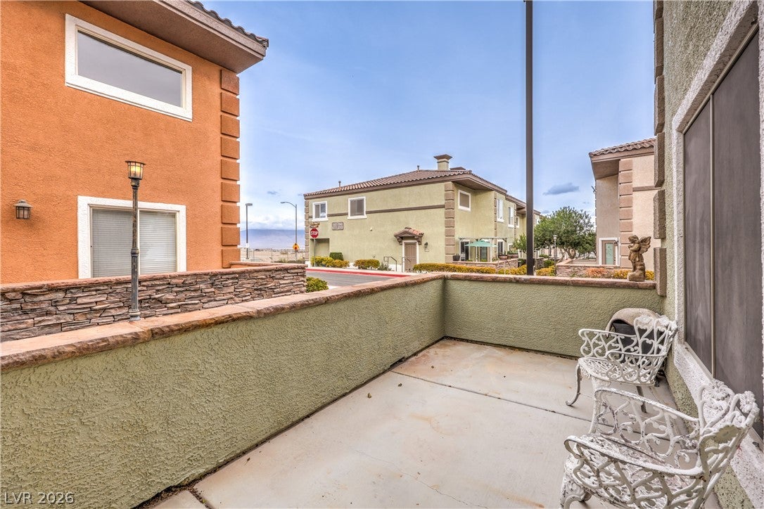 10450 Gold Shadow Avenue