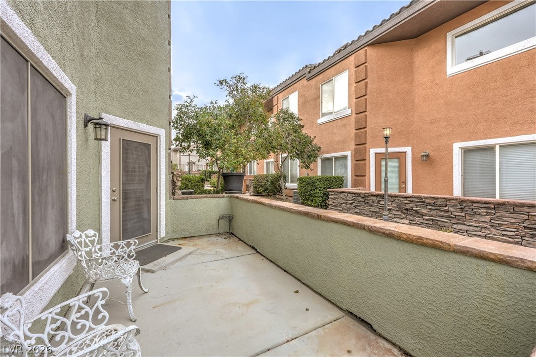 10450 Gold Shadow Avenue