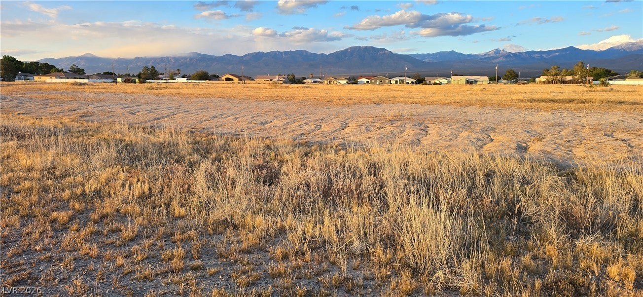 1991 S Valley View Circle