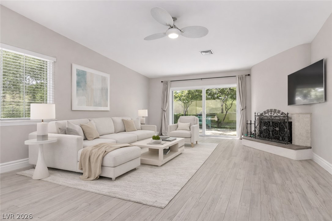 2216 Plaza Del Robles