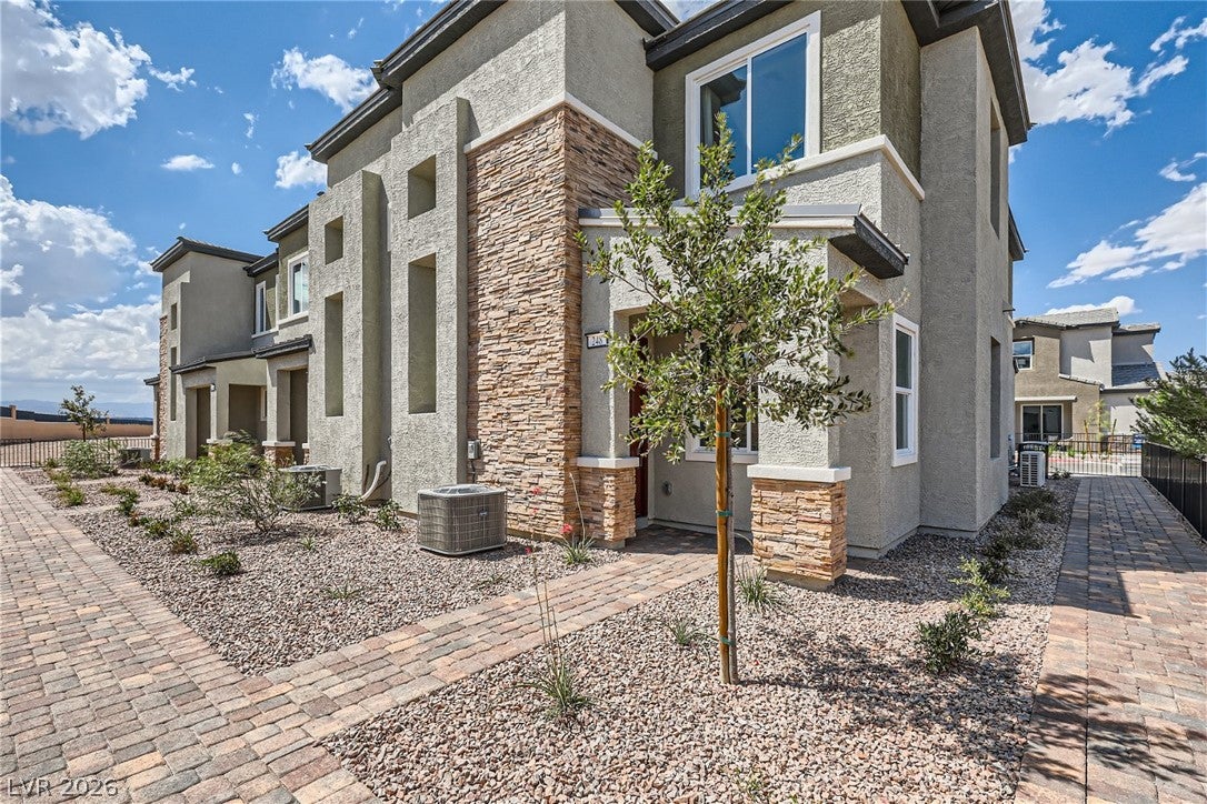 248 Freeport View Place